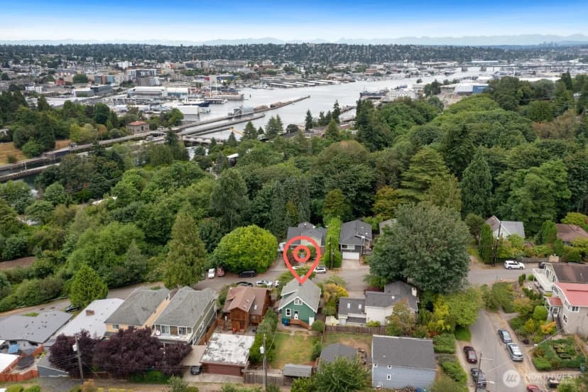 Property photo for 4611 34th Avenue W, Seattle photo 33