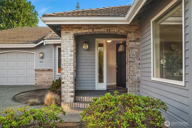 Property photo for 912 Cedar Street, Edmonds photo 2