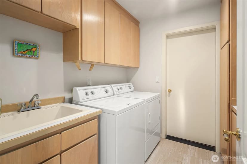 Property photo for 912 Cedar Street, Edmonds photo 25