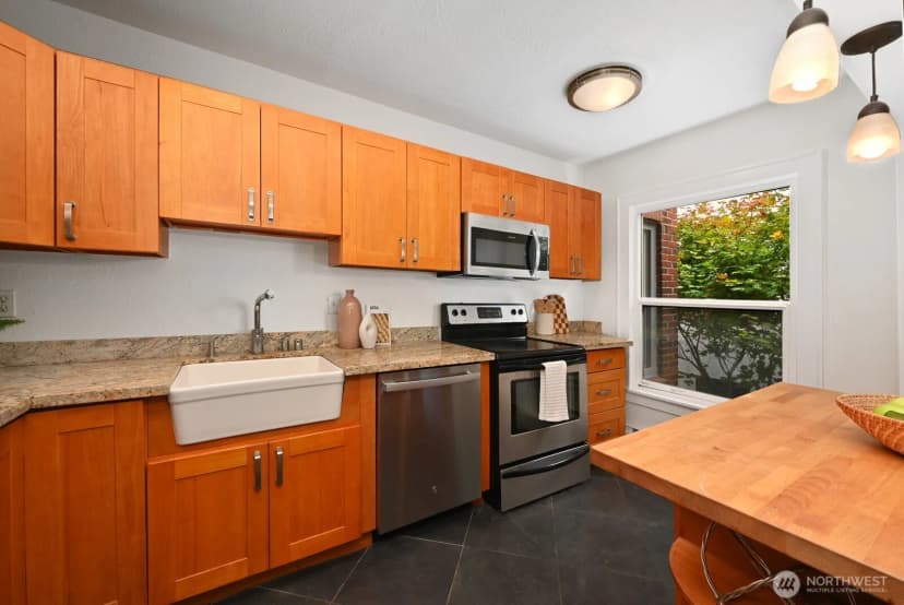 Property photo for 735 Federal Avenue E #5, Seattle photo 8