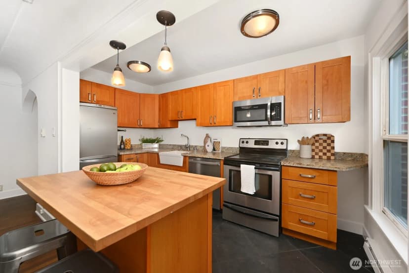 Property photo for 735 Federal Avenue E #5, Seattle photo 6