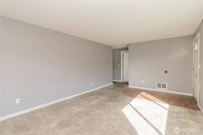 Property photo for 15210 16th Avenue E, Tacoma photo 7