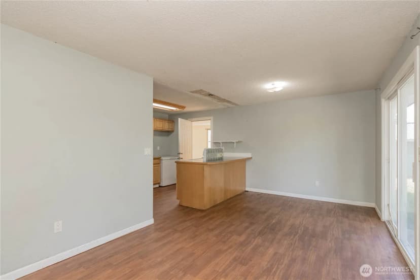 Property photo for 15210 16th Avenue E, Tacoma photo 18