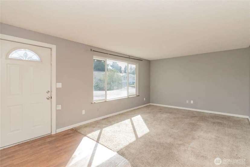Property photo for 15210 16th Avenue E, Tacoma photo 5