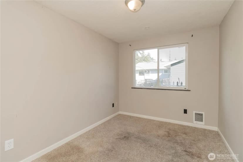 Property photo for 15210 16th Avenue E, Tacoma photo 9