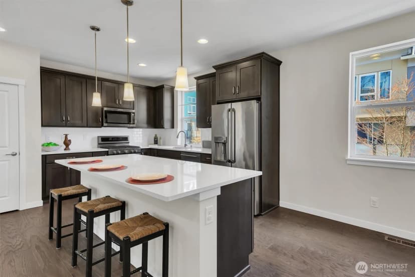 Property photo for 14610 36th Avenue Ne, Lake Forest Park photo 4