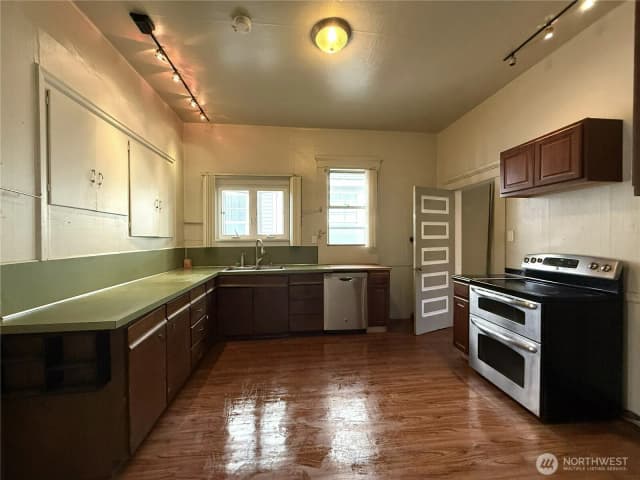 Property photo for 919 Martin Luther King Jr Way, Seattle photo 4