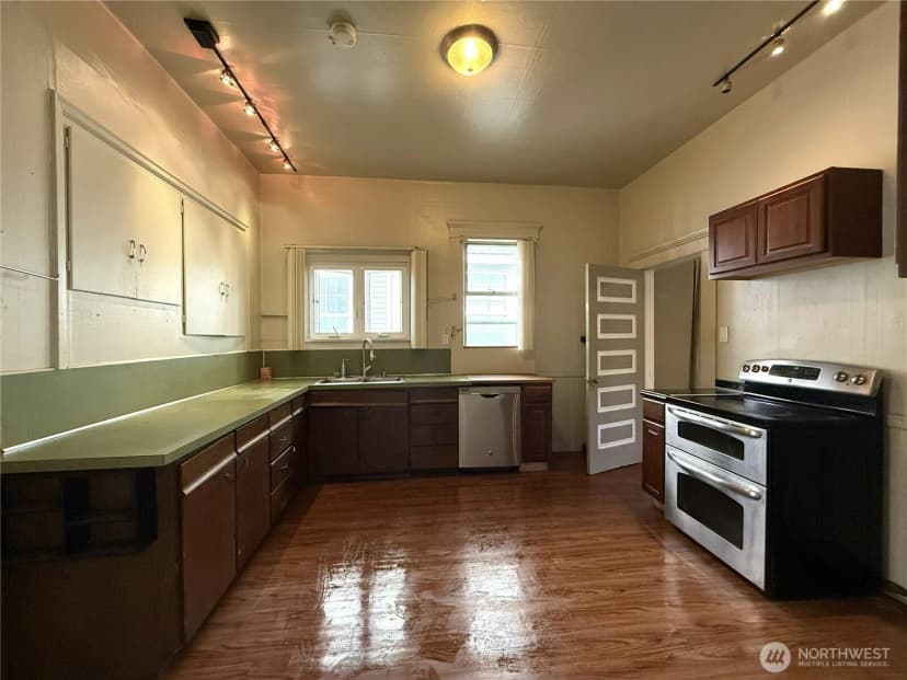 Property photo for 919 Martin Luther King Jr Way, Seattle photo 4