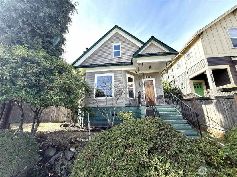 Property photo for 919 Martin Luther King Jr Way, Seattle