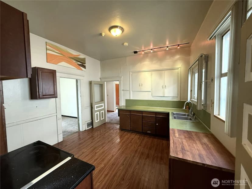 Property photo for 919 Martin Luther King Jr Way, Seattle photo 3