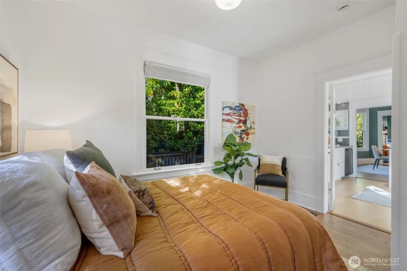 Property photo for 809 23rd Avenue E, Seattle photo 13
