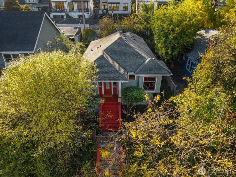 Property photo for 809 23rd Avenue E, Seattle
