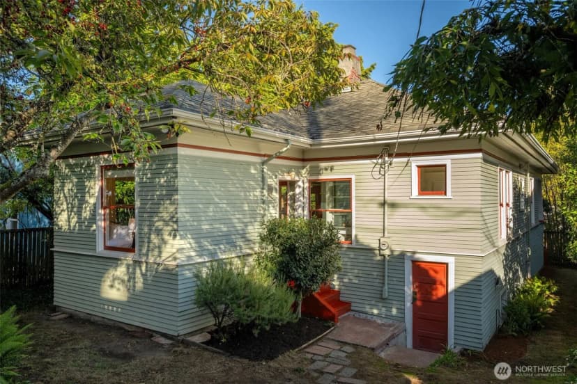 Property photo for 809 23rd Avenue E, Seattle photo 20