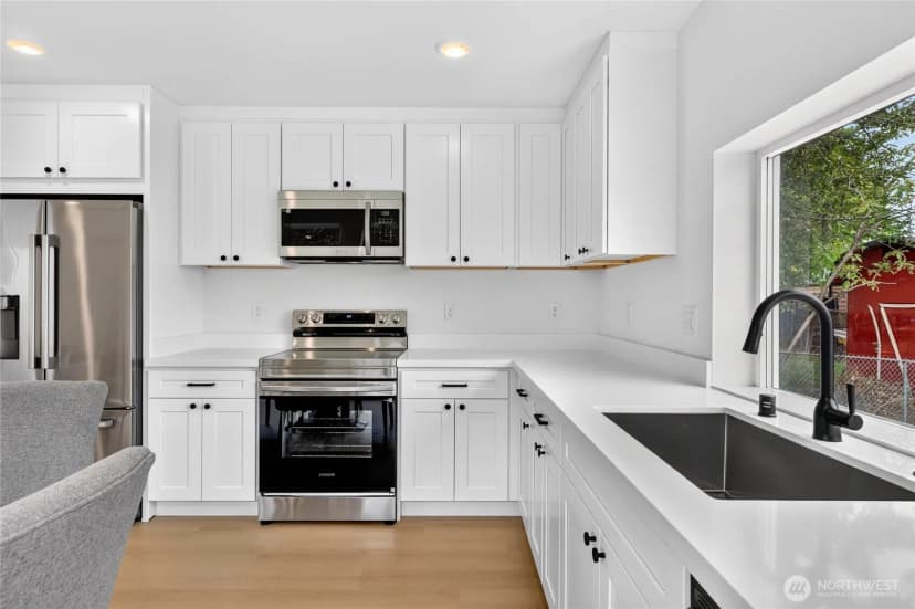 Property photo for 10029 14th Avenue S, Seattle photo 15