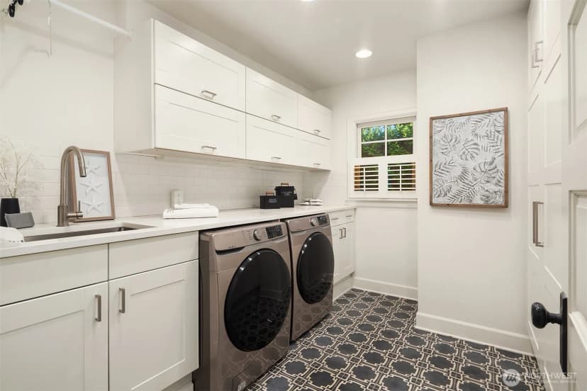 Property photo for 1060 Spruce Street, Edmonds photo 16