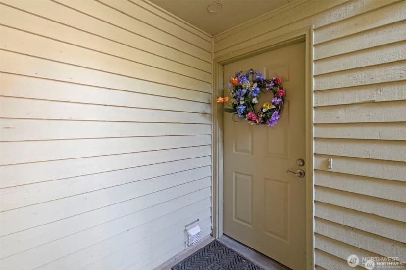 Property photo for 1700 W Sunn Fjord Lane #l204, Bremerton photo 3