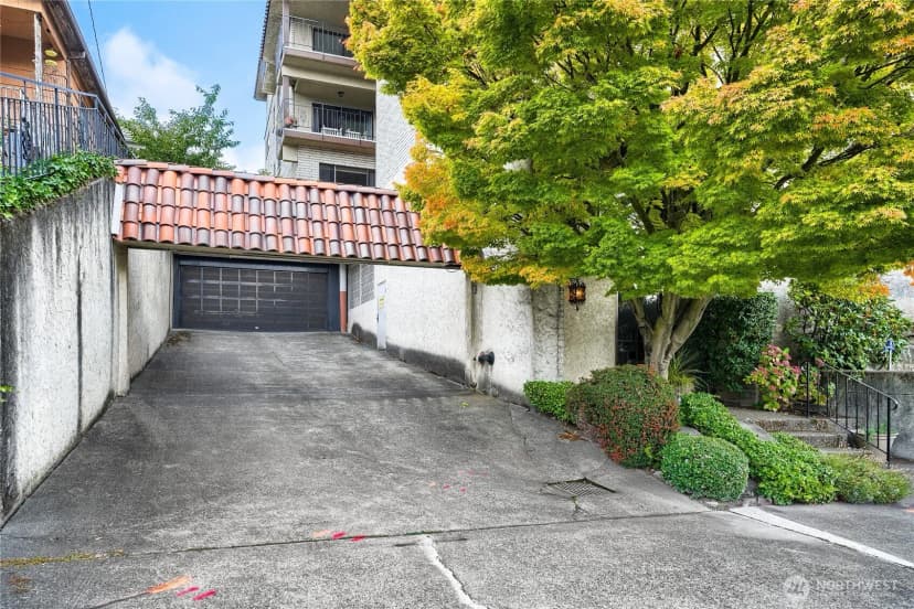 Property photo for 610 Aloha Street #404, Seattle photo 13