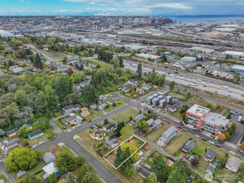Property photo for 1407 E 30th St, Tacoma photo 25