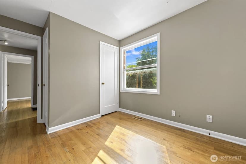 Property photo for 829 Ne 189th Street, Shoreline photo 21