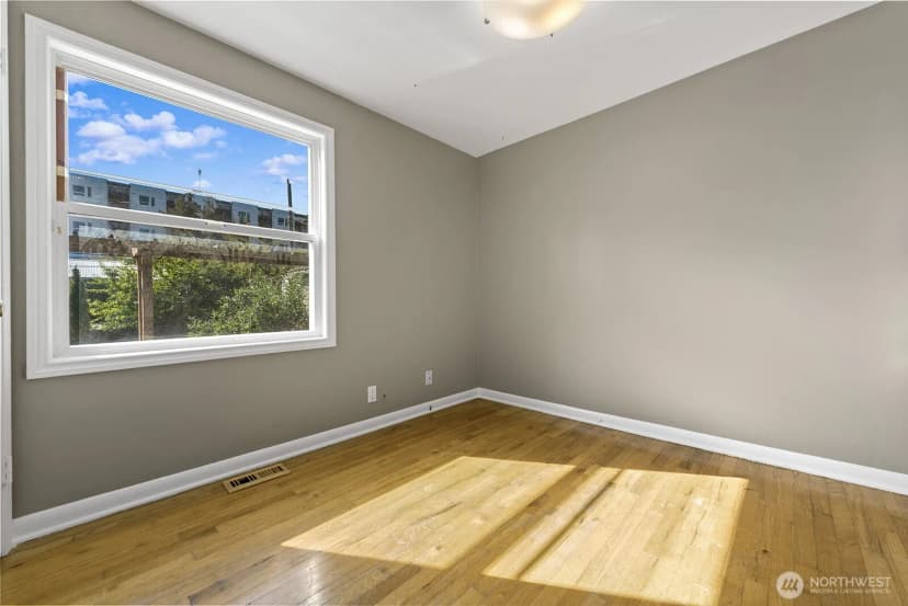 Property photo for 829 Ne 189th Street, Shoreline photo 20