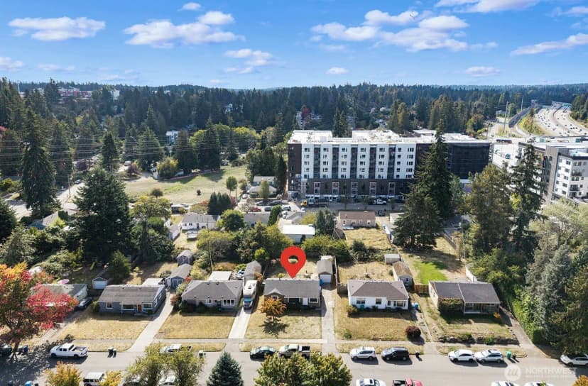 Property photo for 829 Ne 189th Street, Shoreline photo 8