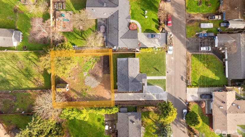 Property photo for 8708 Ne 140th Street #c, Kirkland