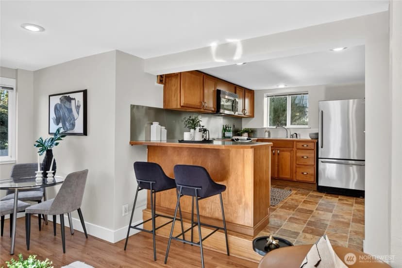 Property photo for 7014 Brooklyn Avenue Ne, Seattle photo 20