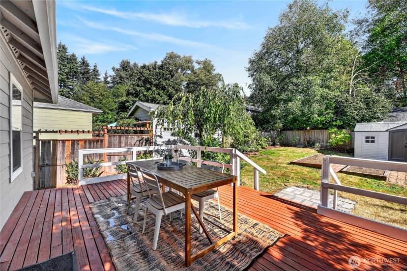 Property photo for 7014 Brooklyn Avenue Ne, Seattle photo 13