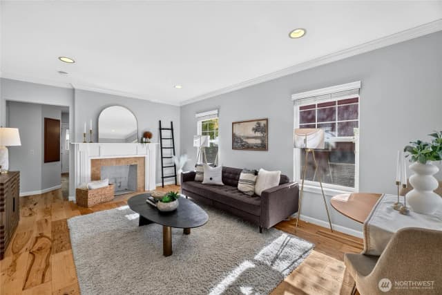 Property photo for 7014 Brooklyn Avenue Ne, Seattle photo 4