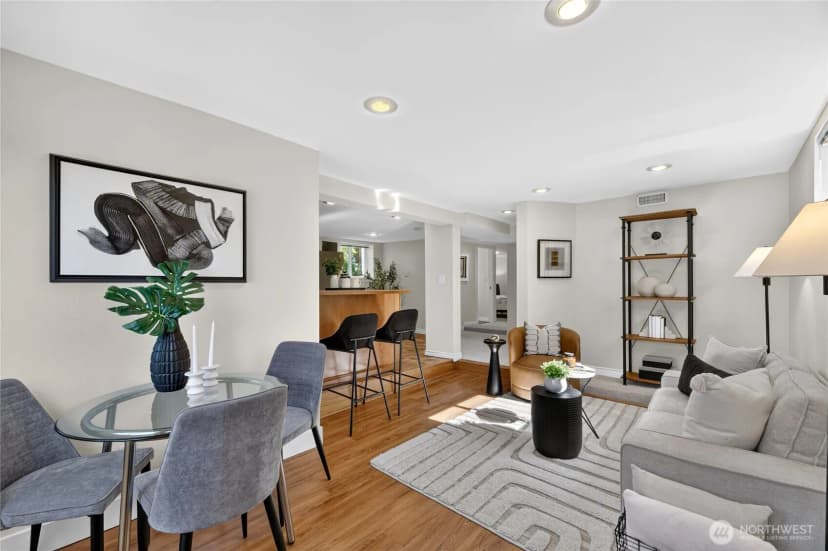 Property photo for 7014 Brooklyn Avenue Ne, Seattle photo 18