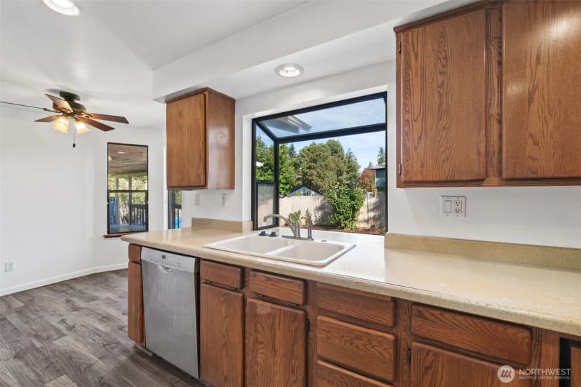 Property photo for 16424 126th Place Se, Renton photo 12
