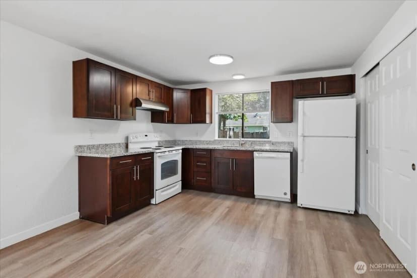 Property photo for 406 E Pioneer Street #g, Granite Falls photo 14