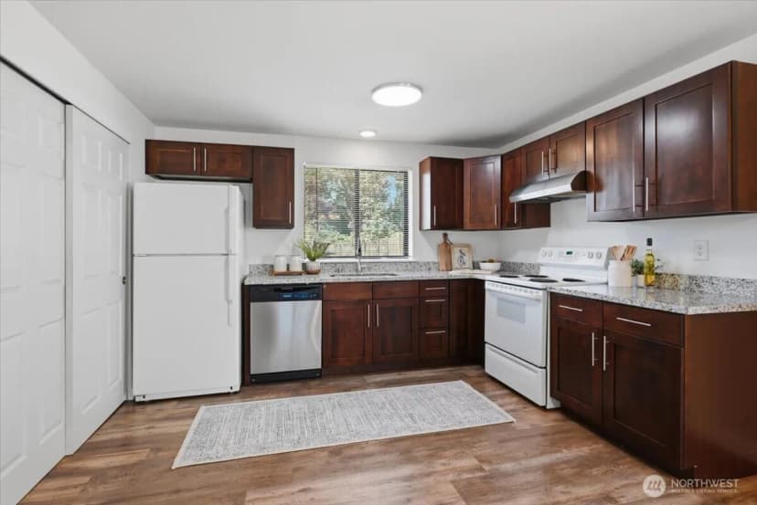 Property photo for 406 E Pioneer Street #g, Granite Falls photo 4