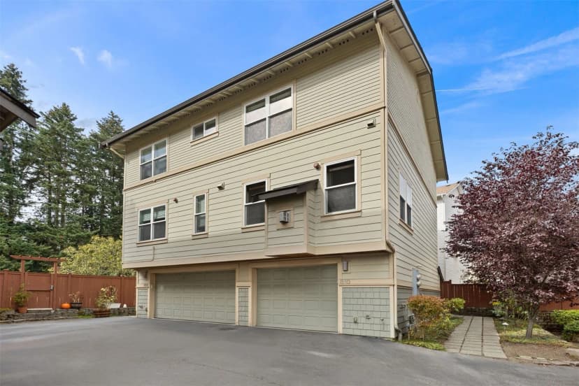 Property photo for 810 N 145th Lane, Shoreline