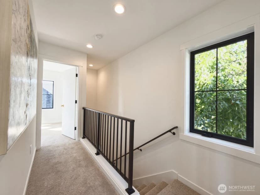 Property photo for 5404 20th Avenue S, Seattle photo 24