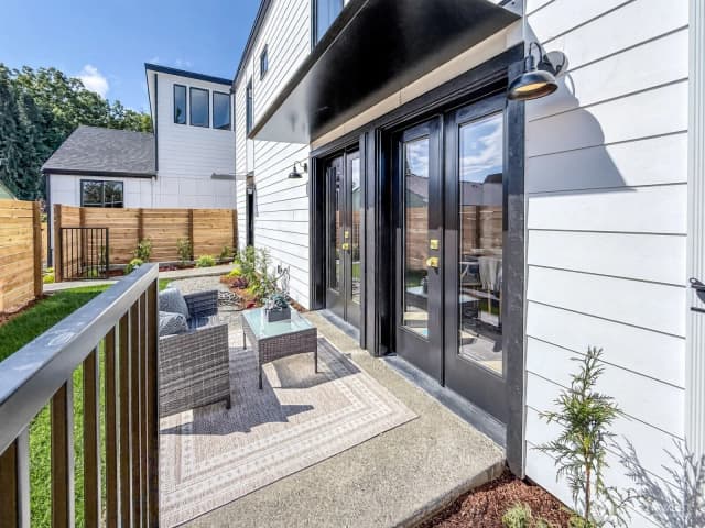 Property photo for 5404 20th Avenue S, Seattle photo 2