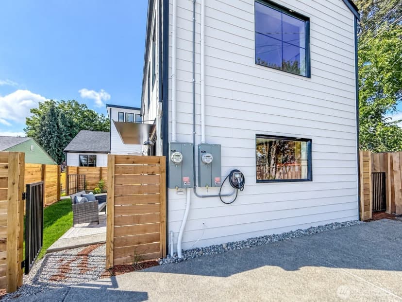 Property photo for 5404 20th Avenue S, Seattle photo 35