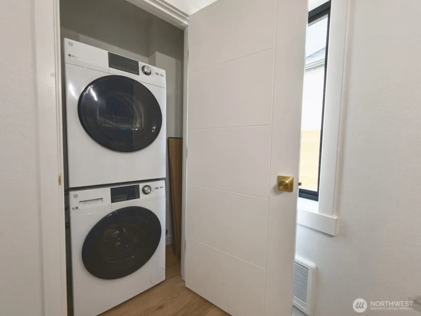 Property photo for 5404 20th Avenue S, Seattle photo 6