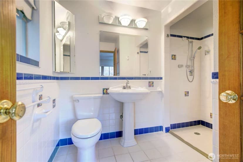 Property photo for 9037 38th Avenue Sw, Seattle photo 15