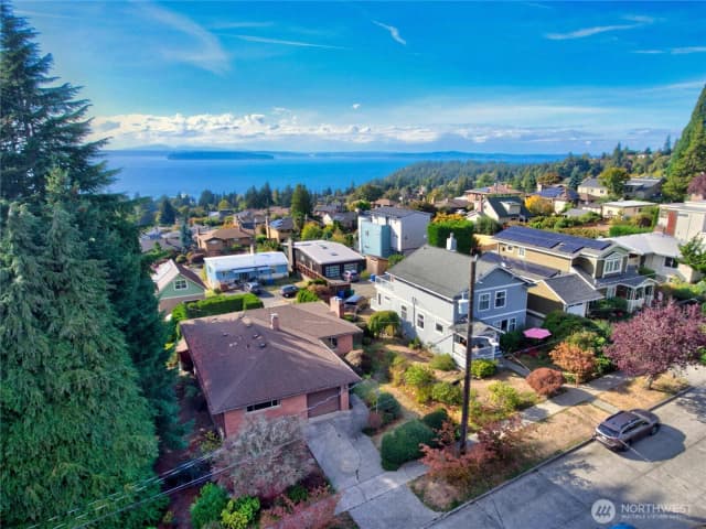 Property photo for 9037 38th Avenue Sw, Seattle