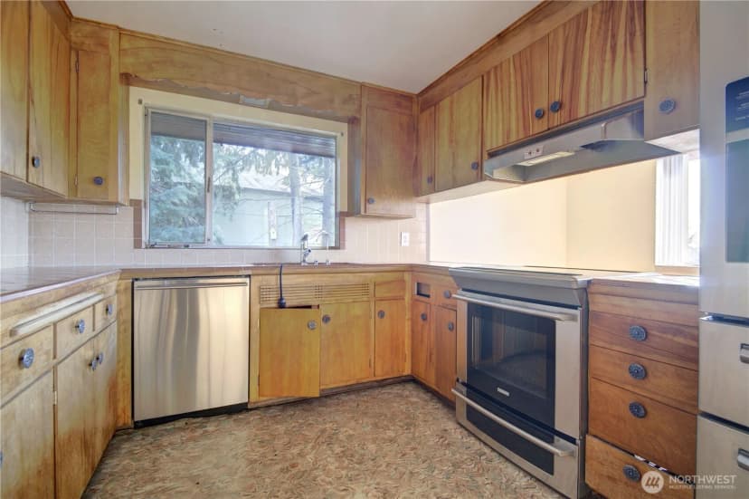 Property photo for 9037 38th Avenue Sw, Seattle photo 12