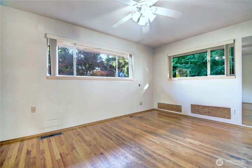 Property photo for 9037 38th Avenue Sw, Seattle photo 13