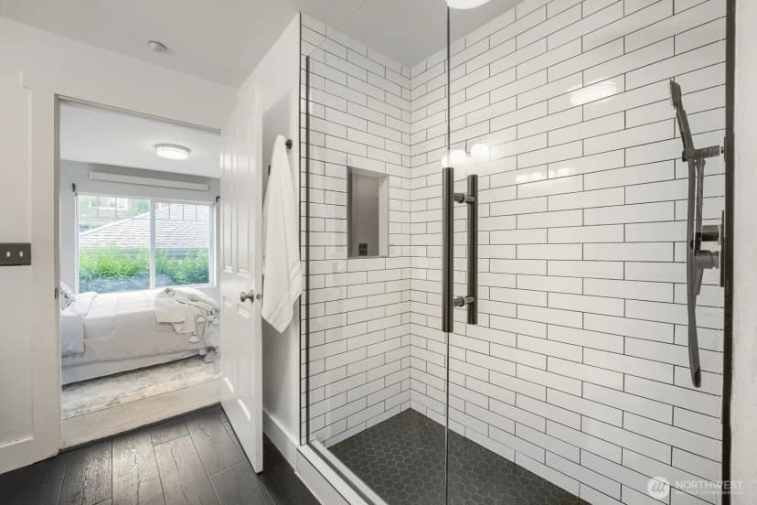Property photo for 1905 24th Avenue Ne #103, Issaquah photo 19