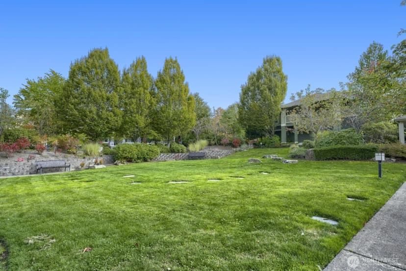 Property photo for 1905 24th Avenue Ne #103, Issaquah photo 28