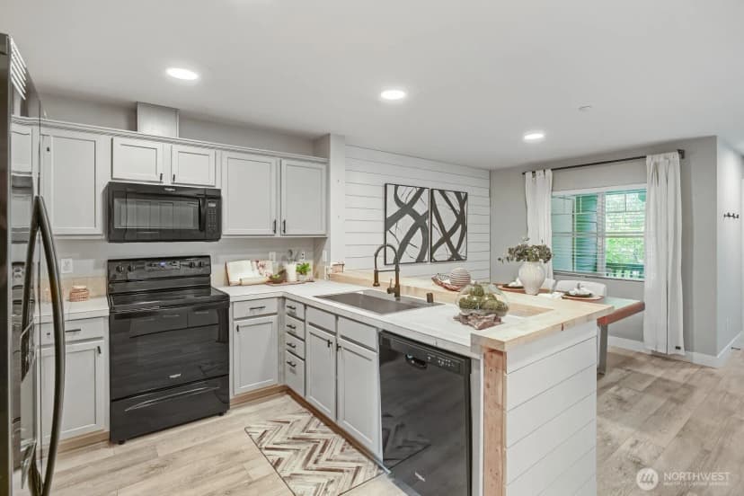 Property photo for 1905 24th Avenue Ne #103, Issaquah photo 14