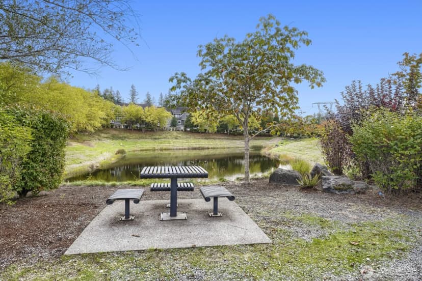 Property photo for 1905 24th Avenue Ne #103, Issaquah photo 29