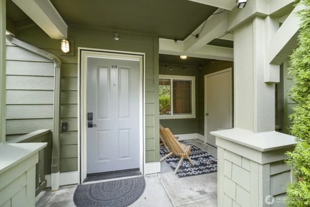 Property photo for 1905 24th Avenue Ne #103, Issaquah photo 2
