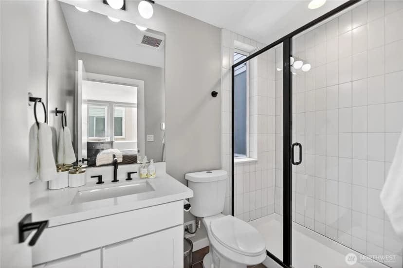 Property photo for 6320 41st Avenue Sw #b, Seattle photo 20
