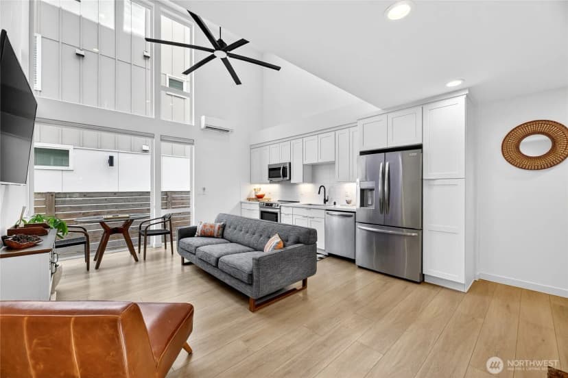 Property photo for 6320 41st Avenue Sw #b, Seattle photo 5