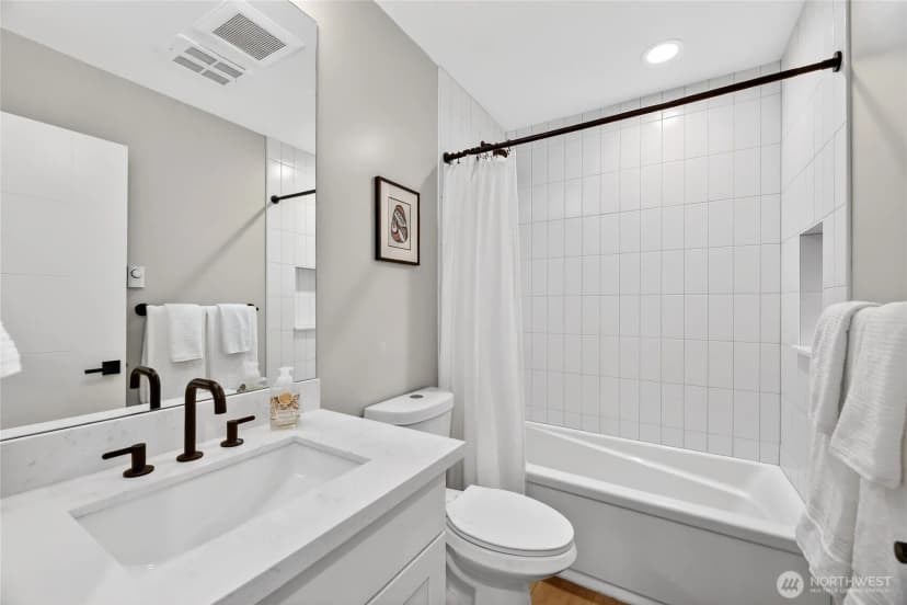 Property photo for 6320 41st Avenue Sw #b, Seattle photo 17